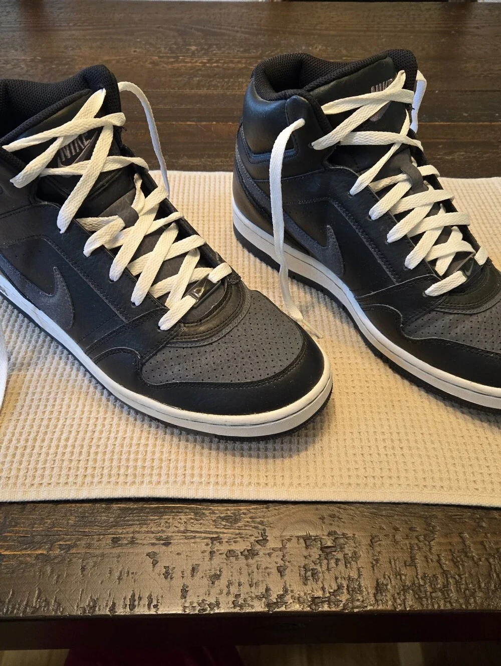 Nike Men’s Black High-Top Sneakers, Size 11